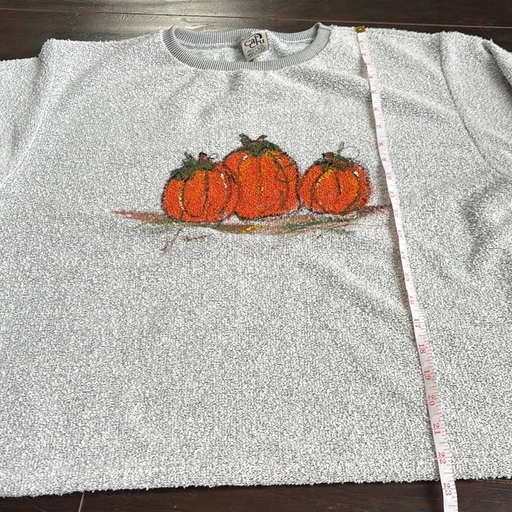 Cal Cru | Vintage Grey and White Crew Neck Sweater with Pumpkin Design Size L/XL - Picture 7 of 10